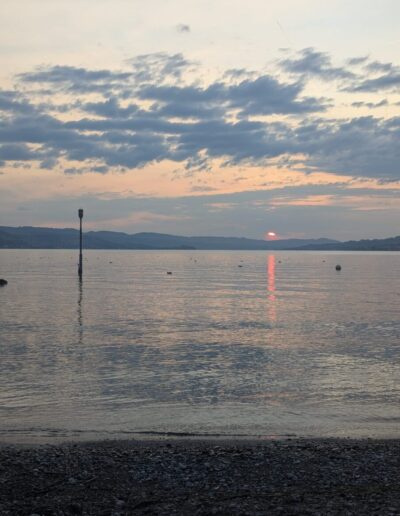 Sonnenuntergang am Züricher See in der Schweiz
